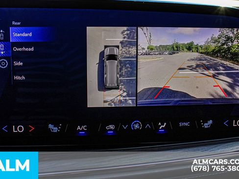 Used 2025 Chevrolet Suburban Z71 AWD/4WD image 35