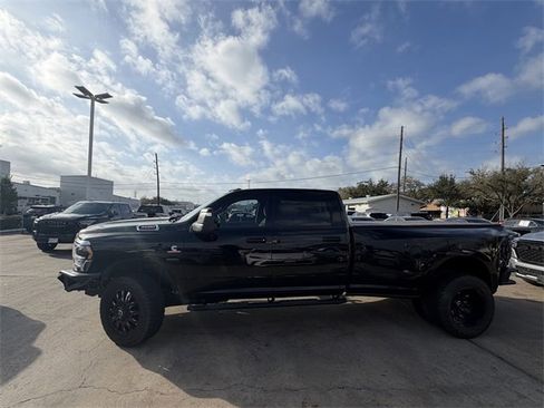 Used 2024 RAM 3500 Tradesman w/ Chrome Appearance Group image 8