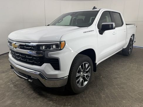 Used 2023 Chevrolet Silverado 1500 LT AWD/4WD image 3