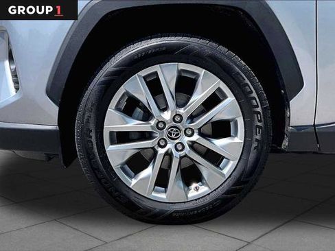 Certified 2019 Toyota RAV4 XLE Premium FWD image 11