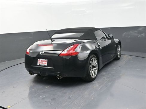 Used 2010 Nissan 370Z Touring image 7