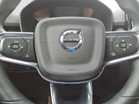 Used 2023 Volvo XC40 Recharge Ultimate image 24