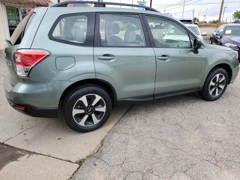 Used 2017 Subaru Forester 2.5i w/ Alloy Wheel Package image 9