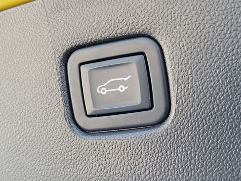 Used 2022 Chevrolet Blazer RS w/ Enhanced Convenience Package FWD image 8