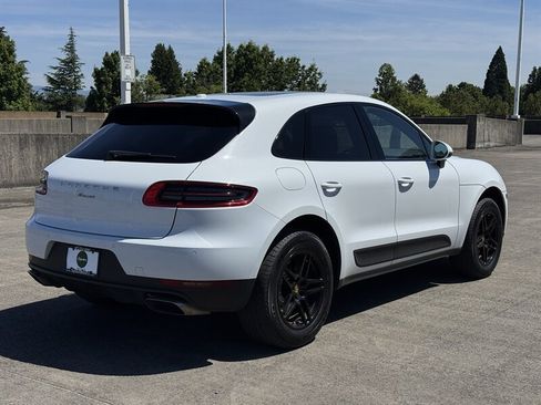 Used 2017 Porsche Macan AWD/4WD image 3
