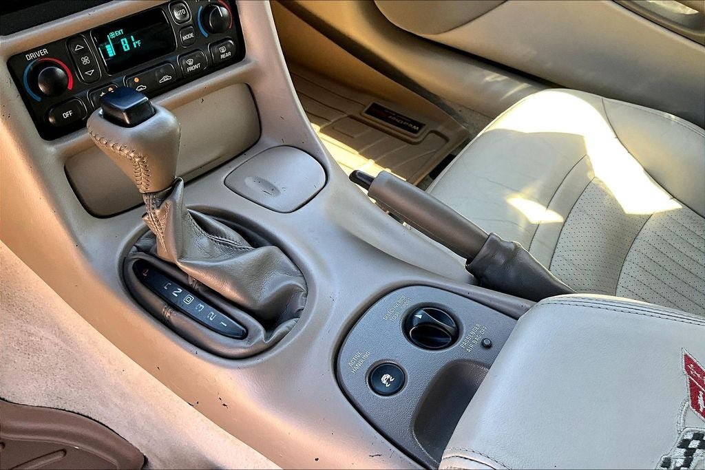 Used 2003 Chevrolet Corvette Convertible w/ Preferred Equipment Group1 RWD image 17