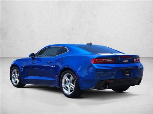 Used 2018 Chevrolet Camaro LT RWD image 7