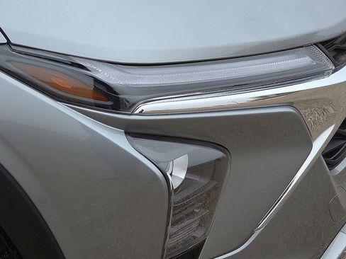 Used 2025 Chevrolet Trax LT w/ LT Convenience Package image 10