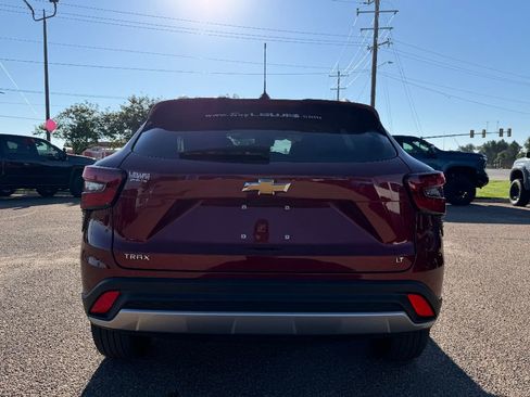 Used 2024 Chevrolet Trax LT image 13
