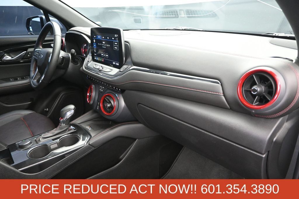 Used 2024 Chevrolet Blazer RS w/ Driver Confidence II Package FWD image 24