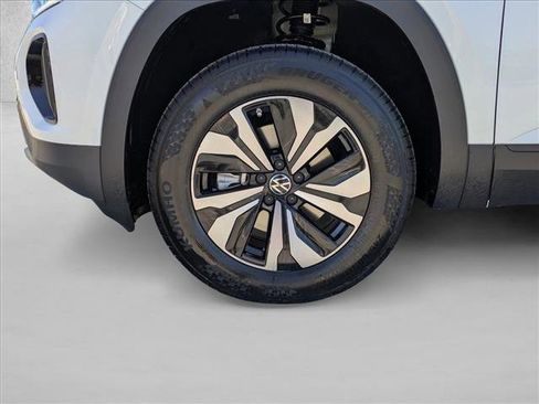 New 2026 Volkswagen Atlas Cross Sport SE image 10