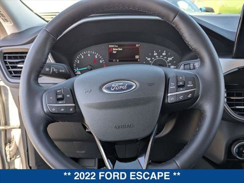 Used 2022 Ford Escape SE w/ SE Sport Appearance Package image 13