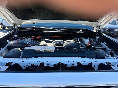 Used 2025 Toyota Sequoia Platinum image 32