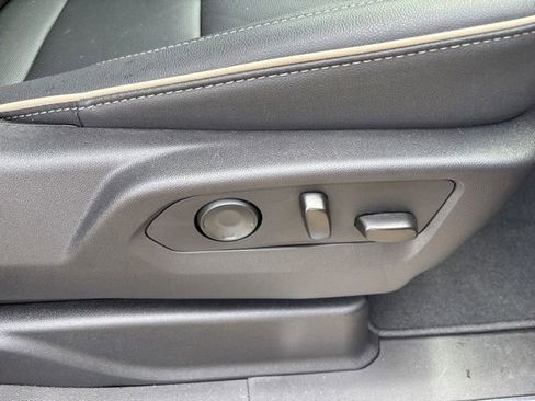 Used 2025 Chevrolet Suburban Premier AWD/4WD image 50