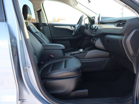 Used 2022 Ford Escape SEL w/ Technology Package image 12