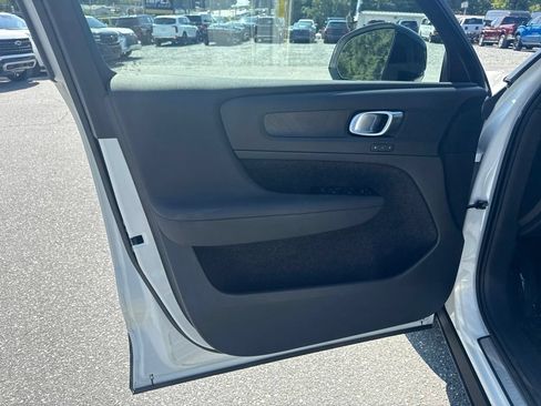 Used 2023 Volvo XC40 Recharge Plus AWD/4WD image 19
