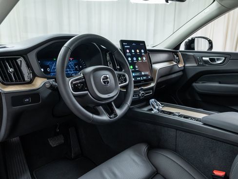 Used 2026 Volvo XC60 B5 Ultra w/ Protection Package Premier image 12