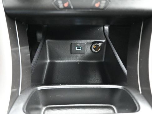 Used 2017 Ford Fusion SE image 20