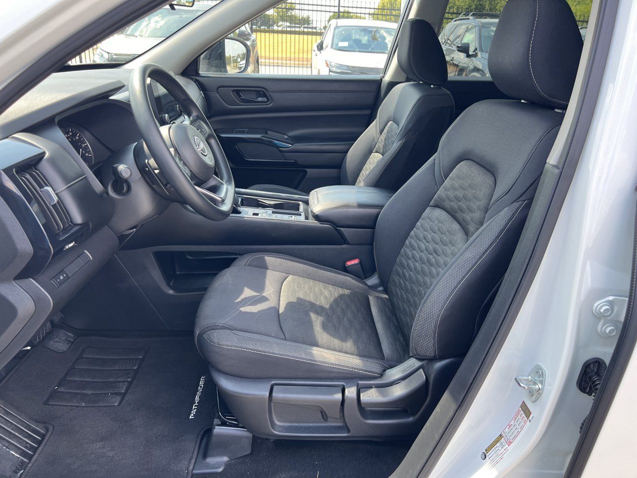 Used 2023 Nissan Pathfinder S FWD image 5