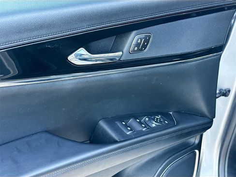 Used 2023 Lincoln Nautilus Reserve image 18