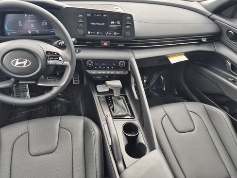 New 2026 Hyundai Elantra SEL Sport FWD image 11