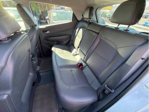 Used 2019 Chevrolet Bolt Premier w/ Infotainment Package FWD image 20