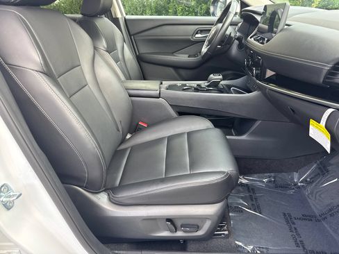 Used 2024 Nissan Rogue SL w/ SL Premium Package FWD image 13