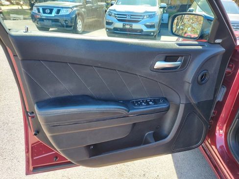 Used 2017 Dodge Charger SXT w/ Navigation & Travel Group image 10