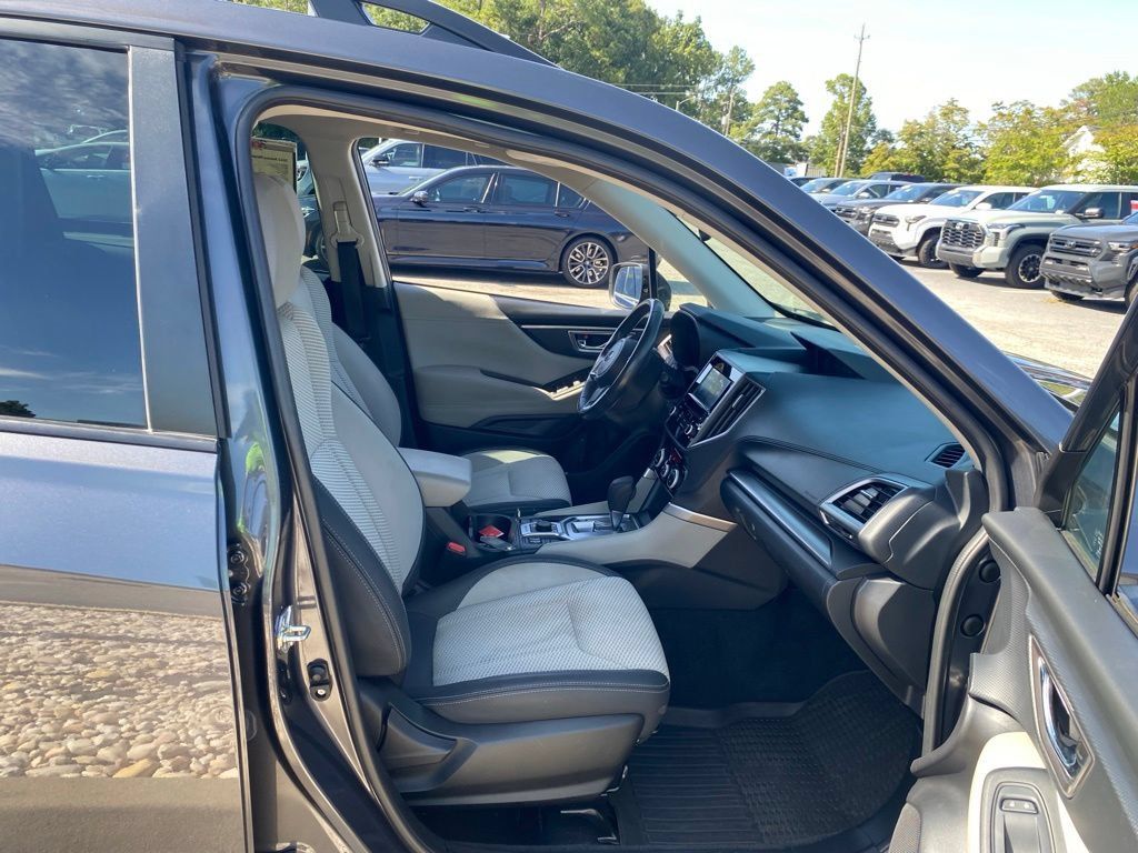 Used 2022 Subaru Forester Premium AWD/4WD image 18