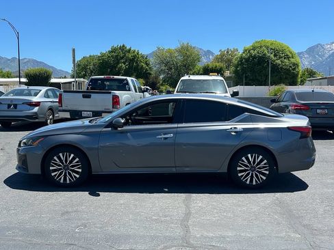 Used 2023 Nissan Altima 2.5 SL FWD image 8