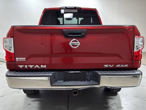 Used 2017 Nissan Titan SV image 4