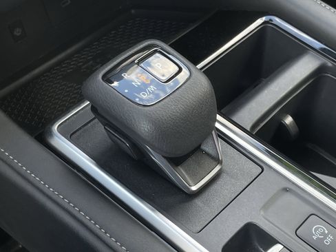 Used 2025 Nissan Pathfinder SL AWD/4WD image 24
