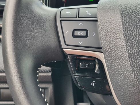 Used 2025 Toyota Camry SE FWD image 14