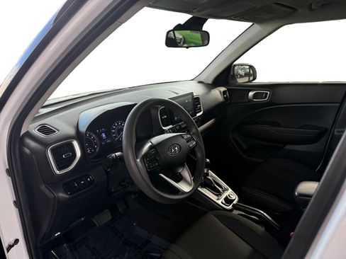 Used 2020 Hyundai Venue SEL image 9