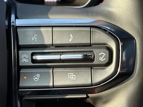 Used 2024 GMC Canyon AT4X image 24