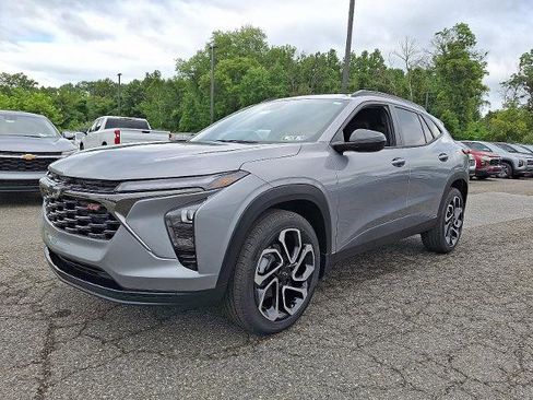 New 2025 Chevrolet Trax RS w/ Driver Confidence Package image 2