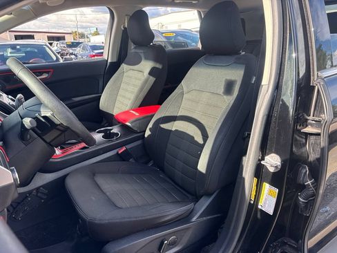 Used 2018 Ford Edge SEL FWD image 9