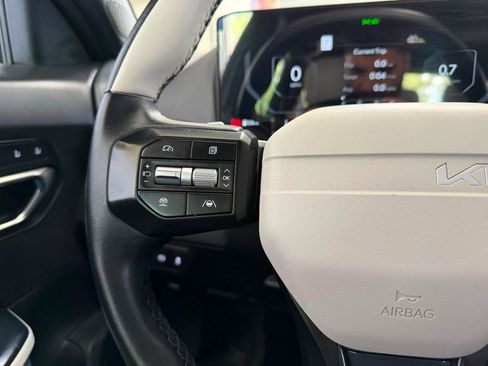 Used 2025 Kia K4 GT-Line w/ GT-Line Premium Package FWD image 32