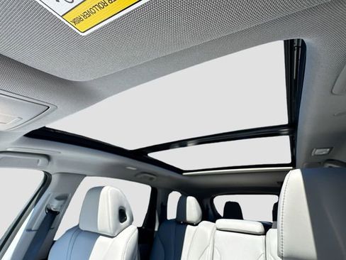 Used 2025 Acura MDX w/ Technology Package AWD/4WD image 25