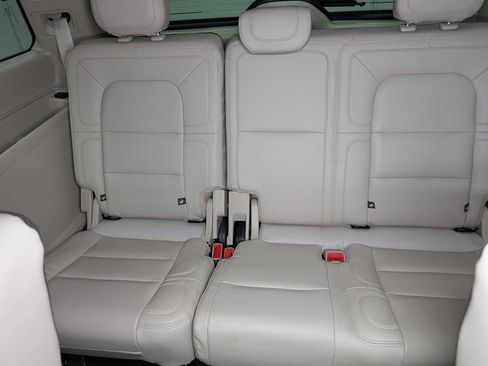 Used 2020 Lincoln Navigator Reserve w/ Luxury Package image 28