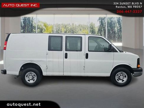 Used 2014 Chevrolet Express 2500 RWD image 4