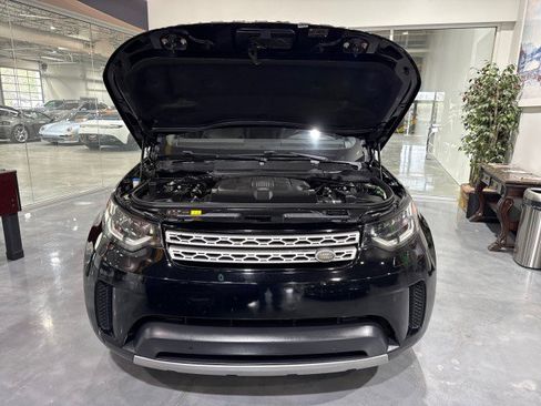 Used 2018 Land Rover Discovery HSE image 15