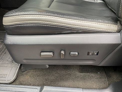 Certified 2017 Ford Expedition EL Platinum image 30