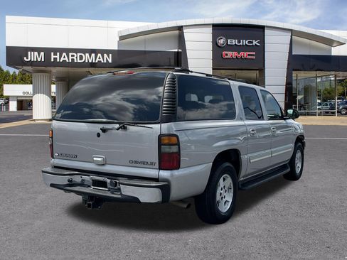 Used 2004 Chevrolet Suburban LT w/ Preferred Equipment Group RWD image 7