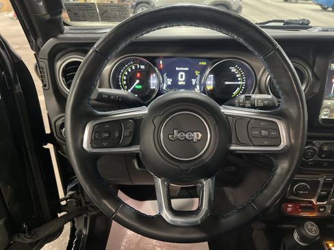 Used 2023 Jeep Wrangler Rubicon w/ Cold Weather Group image 17