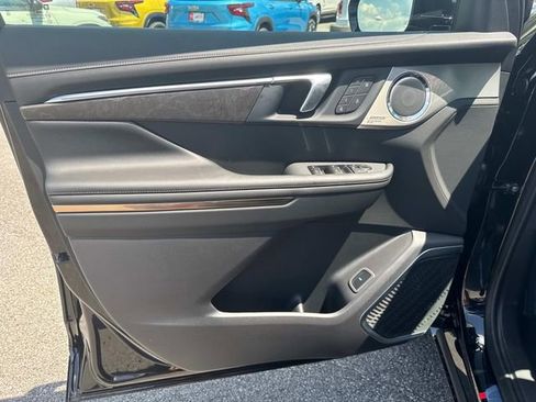 New 2026 Buick Enclave Avenir image 25