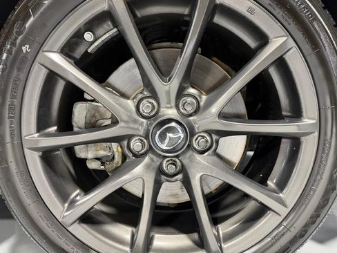 Used 2015 MAZDA MX-5 Miata Club RWD image 10