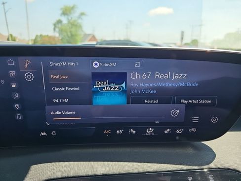 Used 2025 Buick Enclave Sport Touring w/ Super Cruise Package FWD image 23