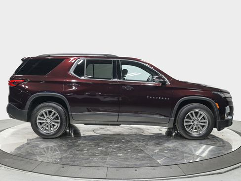 Used 2023 Chevrolet Traverse LT image 8