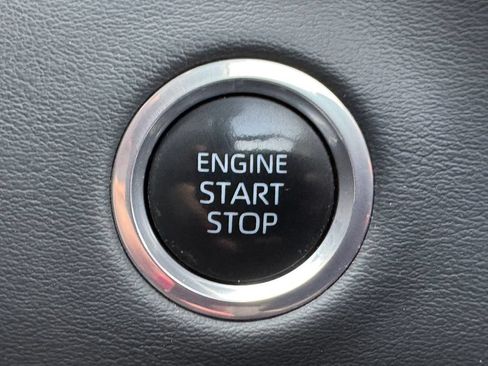 Used 2024 Toyota Tundra Platinum AWD/4WD image 17
